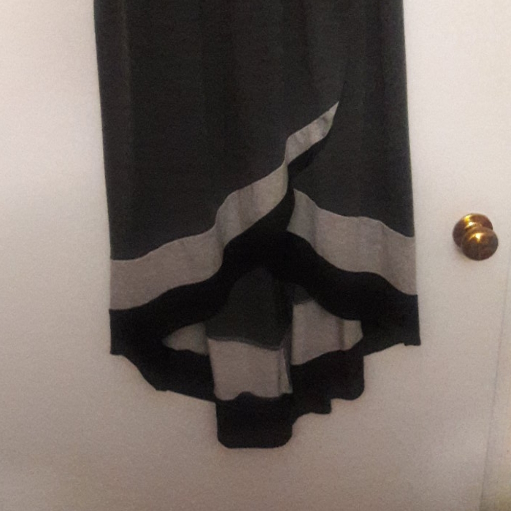 Sleeves Hi-Low 👗 - Picture 3 of 5
